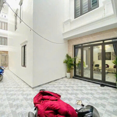 Nhà 4 tầng đường Khúc Thừa Dụ – 45m Hướng Tây Bắc – Giá 3.3 tỉ mới tinh, ngõ nông