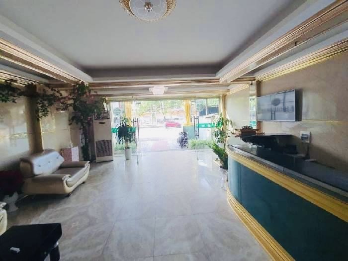 Bán nhà mặt phố Hoàng Quốc Việt dt 208m2, 7 tầng, GIẢM SỐC 4 TỶ – làm văn phòng tuyệt vời