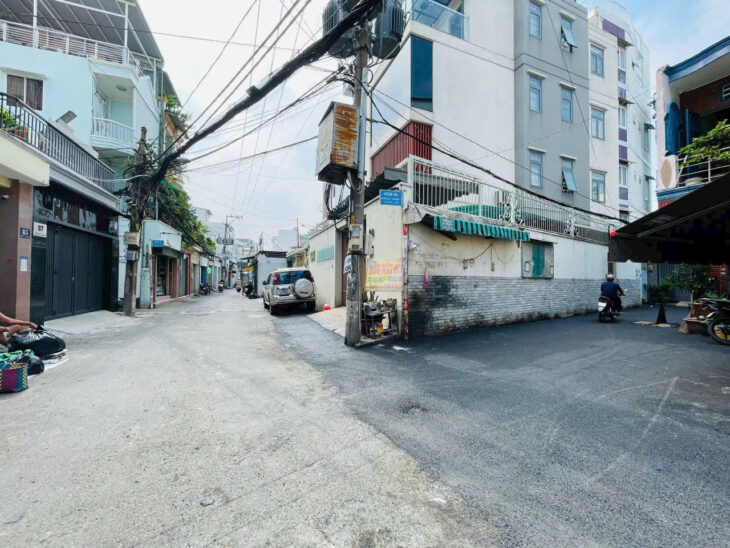 8.6 tỷ-bán CHDV 6 tầng 14 phòng.TDT 360m2- hẻm xe hơi- gần công viên Gia Định- Phạm Văn Đồng-thu