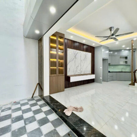 Trương Định Nhà Mới 40m 5 Tầng 4 Phòng 6.15 tỷ, sổ đỏ