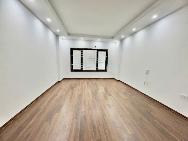 Trương Định Nhà Mới 40m 5 Tầng 4 Phòng 6.15 tỷ, sổ đỏ