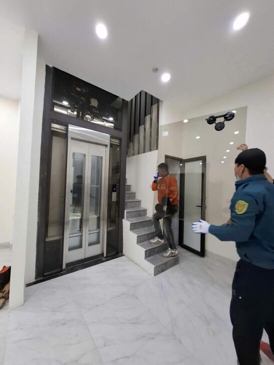 SIÊU PHẨM HIẾM PHỐ LÊ HỒNG PHONG, NHÀ MỚI COONG 5 TẦNG THANG MÁY, NGÕ Ô TÔ CHỈ HƠN 10 TỶ