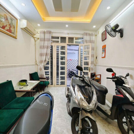 NHÀ MỚI SÁT MẶT TIỀN ĐƯỜNG KHÁNH HỘI Q4 NGANG 3.4 X 12.5 ĐÚC 4 TẤM CHỈ 5 TỶ