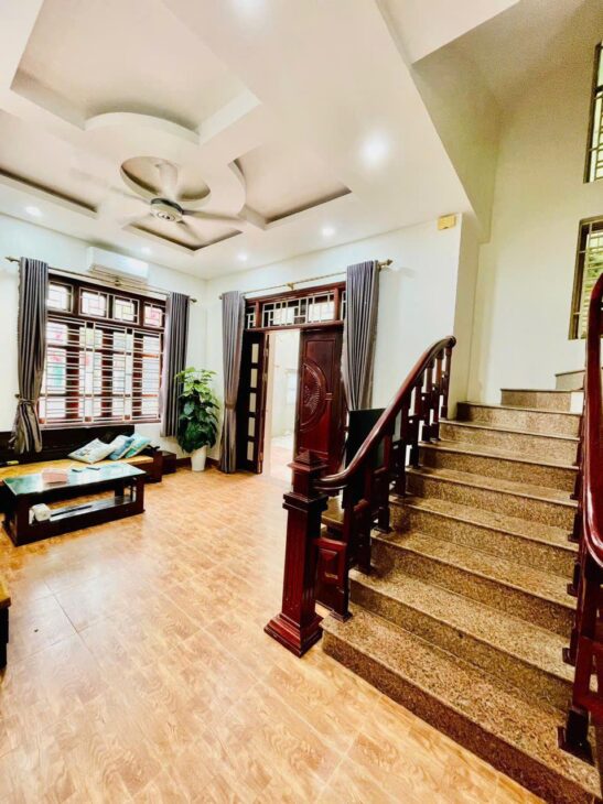 HÀNG HIẾM NHÀ PHỐ Ô TÔ 16 CHỖ ĐỖ TRÁNH – PHỐ YÊN LỘ – YÊN NGHĨA – HÀ ĐÔNG