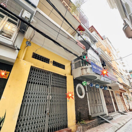 HOÀNG QUỐC VIỆT – CẦU GIẤY – 46M2 x 4T – MT 4M – 13 TỶ – VỈA HÈ – TRƯỚC NHÀ Ô TÔ TRÁNH HOÀNG QUỐC VIỆT – CẦU GIẤY – 46M2 x 4T – MT 4M – 13 TỶ – VỈA HÈ – TRƯỚC NHÀ Ô TÔ TRÁNH