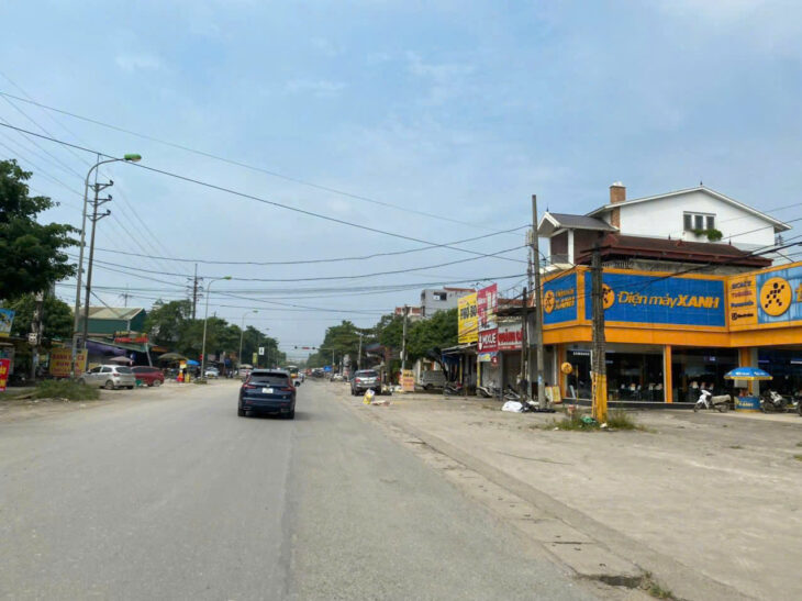 vị trí đẹp kinh doanh bất chấp DT62m trung tâm đông phương yên đường 2 ô tô