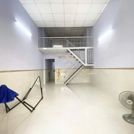 Nhỉn 3 tỷ nhà 2 tầng 52m2 gần mt đường ngay Siêu thị Metro Q12