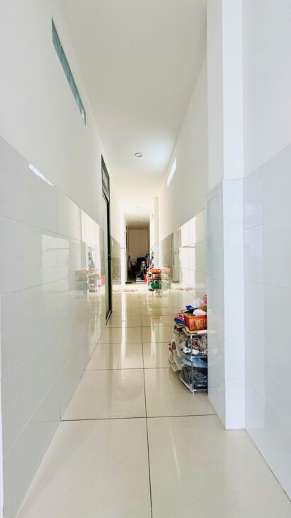 ???????? Chủ gấp bán NHÀ MỚI 2 TẦNG – 100M2 NGANG 5 MÉT – Ô TÔ NGỦ TRONG NHÀ – GẦN CHỢ HIỆP THÀNH –