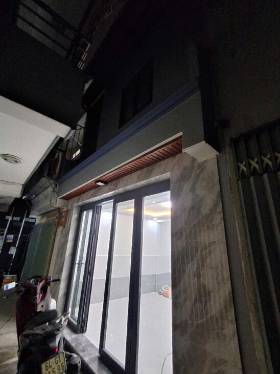 SÁT MẶT TIỀN KHU BIỆT THỰ HIM LAM Q7 NGANG 3,7 DÀI 6 ĐÚC 3 TẤM HƠN 2 TỶ GIẢM 150 TRIỆU