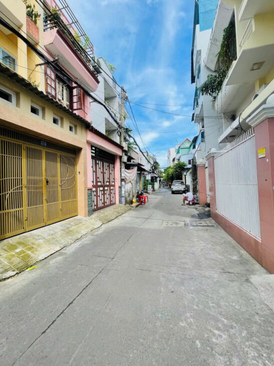 8.5 TỶ- BÁN NHÀ HẺM 6M BÙI ĐÌNH TÚY- 5 TẦNG- DT 51M2- 5PN- HẺM THÔNG