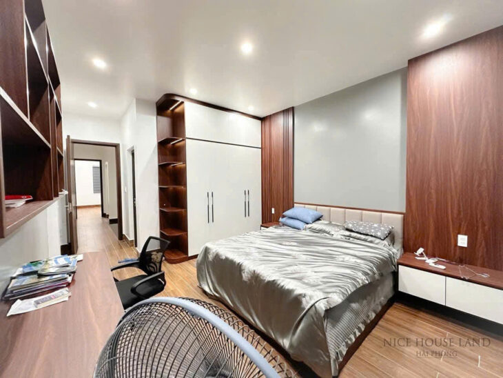 Phân lô tuyến 2 Lê Hồng Phong, 60m 4 tầng độc lập dân xây, Giá 7.5 tỉ gần Chợ Lũng