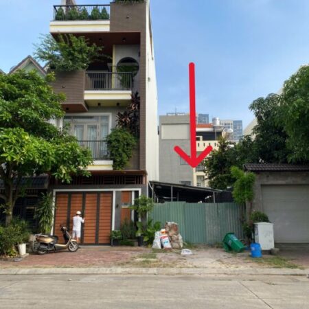 BÁN ĐẤT NGAY VINCOM PLAZA DĨ AN -100M2-GIÁ 5 TỶ BÁN ĐẤT NGAY VINCOM PLAZA DĨ AN -100M2-GIÁ 5 TỶ