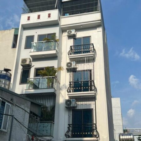 Bán nhà phố Mậu Lương-Hà Đông, DT 30m2 x 5T, MT 3.3m , dân xây, view hồ, ô tô đỗ. Giá 5.3 tỷ