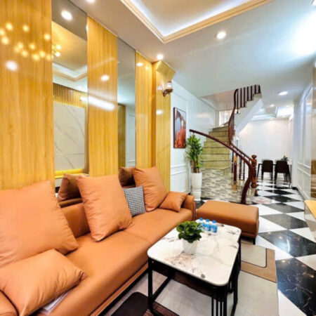 Bán nhà 37m², 5 tầng, 8 phòng full nội thất, 6.3 tỷ, Trương Định sổ riêng