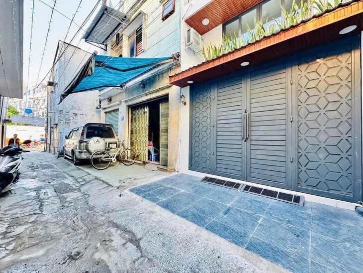 6.3 tỷ- bán nhà mới đẹp 4 tầng hẻm xe hơi sát Mặt tiền Phan Văn Trị-khu Cityland- 4mx11,2m vuông vức