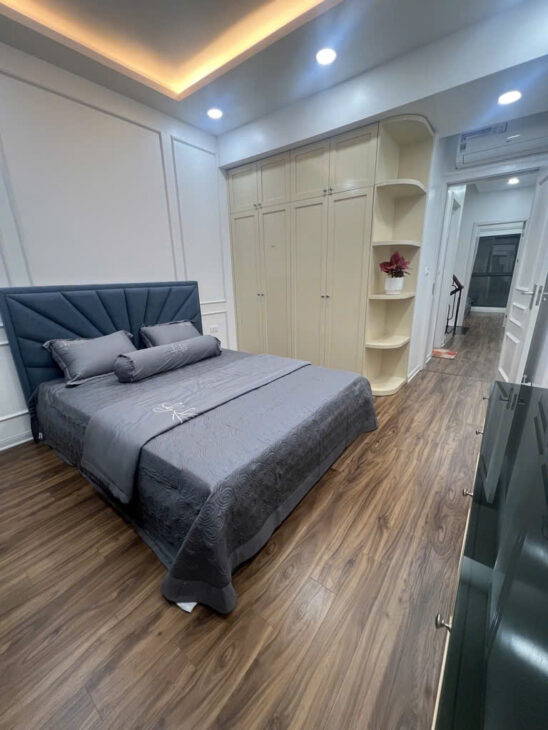 ???? Nhà Đẹp Ngọc Lâm 46m , mt 5 oto đỗ cửa Sát hồ điều hòa , thang máy nhỉnh 10 tỷ