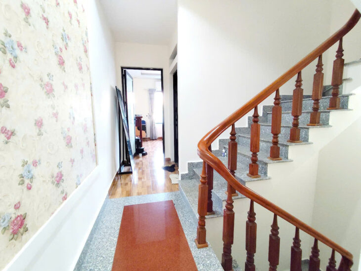 Bán nhà Miếu Hai Xã, 47m 4 tầng độc lập, Giá 3.35 tỉ gần CHợ Hàng Mới