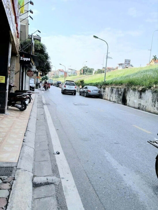 HIẾM – NHÀ NGỌC THUỴ – LONG BIÊN – 50M x 5 TẦNG – GIÁ NHỈNH 6 TỶ 20M RA NGÕ Ô TÔ – 100M RA MẶT