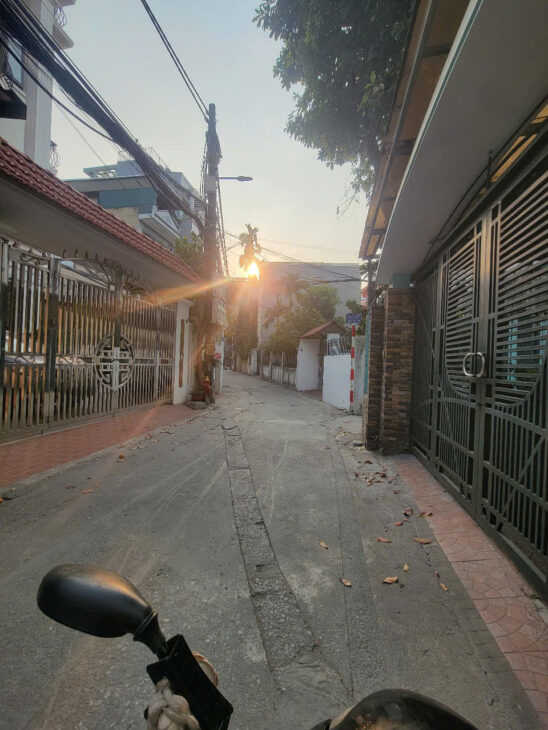 Bán nhà xinh Ngọc Thuỵ ở ngay -Dân Xây – Ô tô – 38m2 – nhỉnh 5 tỷ (Thương lượng)