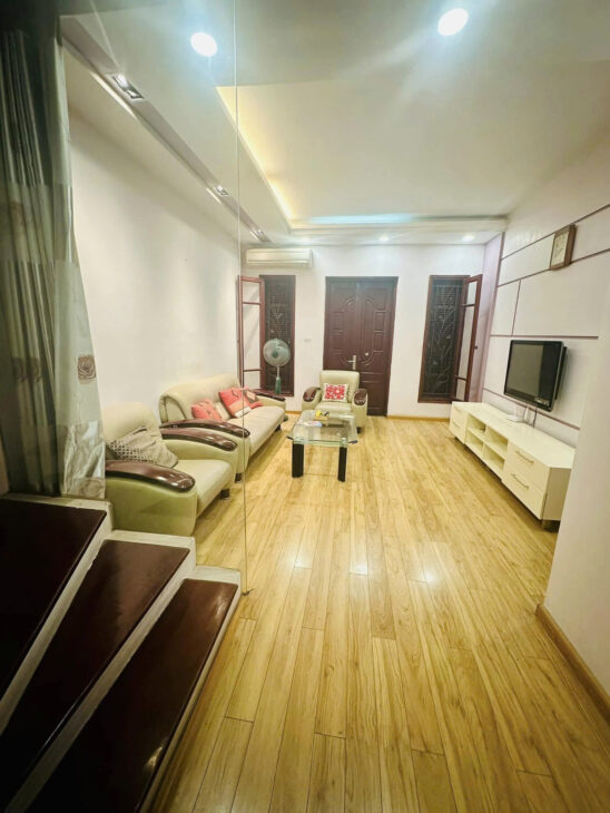 Bán Nhà Riêng Nguyễn Chí Thanh Ngõ rộng thông thoáng nhà đẹp ở ngay đón tết DT65m giá 16,8 tỷ