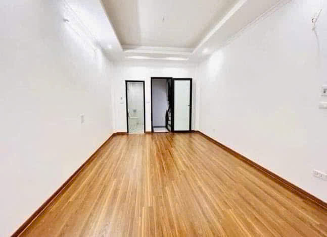 Bán nhà đẹp Ngọc Thuỵ – Lô Góc – 7 chỗ đỗ cửa – 5 tầng – nhỉnh 5 tỷ ( Thương Lượng