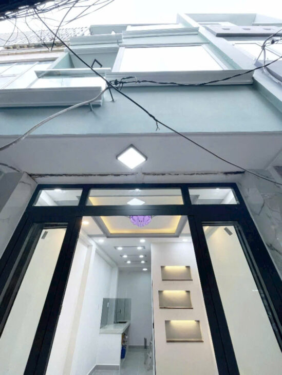 Sát mặt tiền đường xe hơi Có 10 m Đường trước nhà 3 m DIỆN TÍCH SỬ DỤNG 65M2 3 TẤM HƠN 2 TỶ
