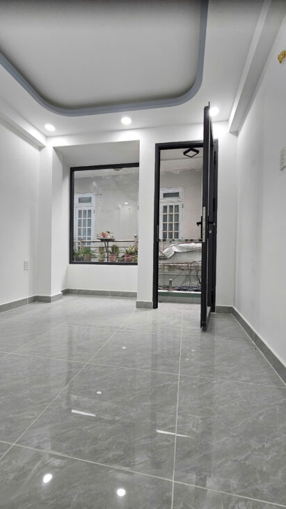 Sát mặt tiền đường xe hơi Có 10 m Đường trước nhà 3 m DIỆN TÍCH SỬ DỤNG 65M2 3 TẤM HƠN 2 TỶ