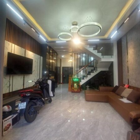 Bán nhà 57m2, 4PN, 3WC, Linh Xuân, Thủ Đức, 5.3 tỷ, sổ hồng