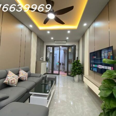 Bán nhà Thái Thịnh, 35m², 5 tầng, MT 3.6m, full nội thất, giá chỉ nhỉnh 6 tỷ!