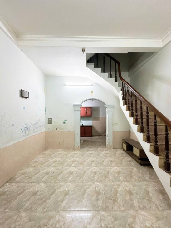 Bán nhà Tam Trinh giá 3.3 tỷ, diện tích 30m2, 3 tầng, mặt tiền 7.5m