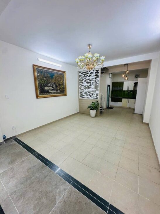 Bán nhà đường Cách Mạng Tháng 8 – P.2, Q.10, Xe hơi đỗ cửa – 4mx9m – 2 tầng mới đẹp – 6,5 tỷ