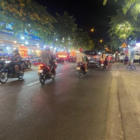 Bán nhà mặt tiền 10x27m giá 17,99 tỷ Đường Tân Thới Hiệp 21