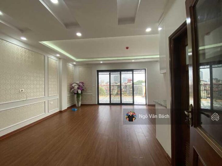 Bán gấp tòa Building mặt phố Nguyễn Khang, dòng tiền 1.8 tỷ/năm, thông sàn, vỉa hè rộng, PCCC đầy