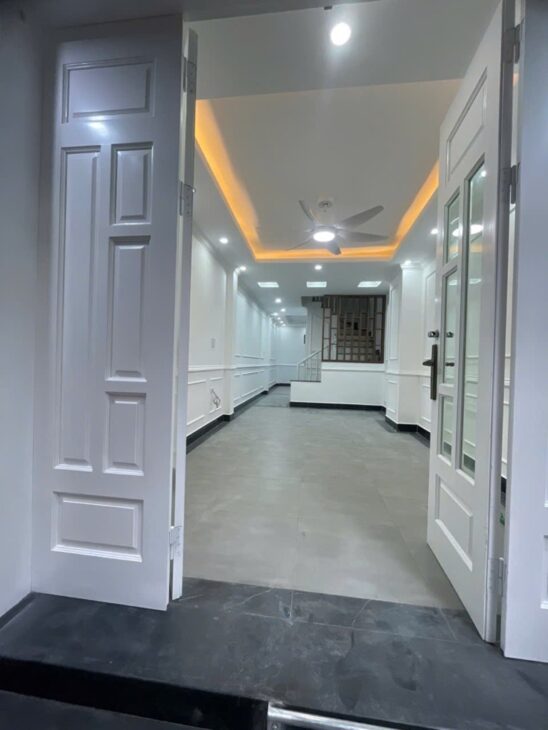 Bán nhà Định Công Thượng, Ngõ thông Ô tô vào nhà, 40m2, 8.3 tỷ(MTG-CTL)