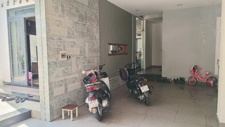 GẤP BÁN BIỆT THỰ SÂN VƯỜN Q.9 – 229m2, nhà 3 tầng 5pn chỉ 23ty