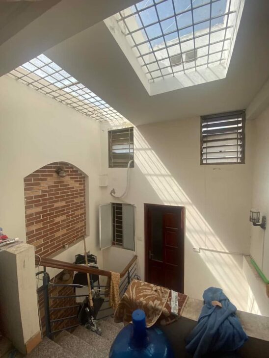 Bạn cũng có thể sử dụng các từ ngữ như “hỗ trợ”, “giảm giá”, “tặng”,… để tạo thêm thiện cảm với