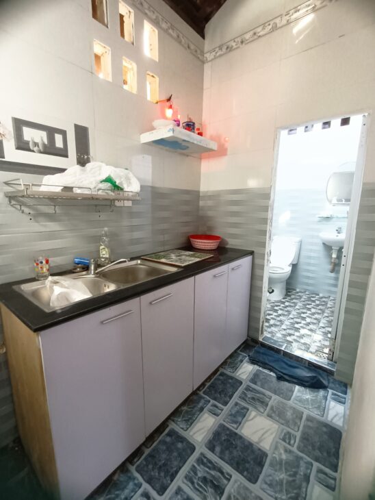 ♥ 1.25 tỷ Nhà Kiệt Nguyễn Tất Thành thông Trần Cao Vân, 30m2, ngang 4m, vuông, 2 tầng