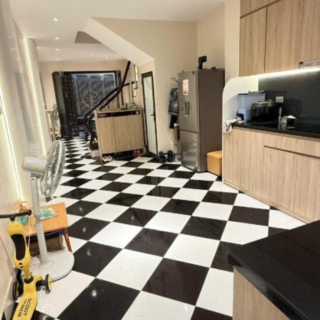 CẦN TIỀN BÁN NHÀ NHANH, PHỐ TRẠM, NHỈNH 5 TỶ, ĐI BỘ TỚI AEON, CẠNH TRƯỜNG HỌC, VỊ TRÍ CỰC ĐẸP