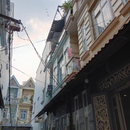 Bán nhà P4 Quận 8- 50m2- 3 tầng 4 Phòng – Hẻm 5m – LH Quyền 0399833339 – nhỉnh 5 tỷ Bán nhà P4 Quận 8- 50m2- 3 tầng 4 Phòng – Hẻm 5m – LH Quyền 0399833339 – nhỉnh 5 tỷ