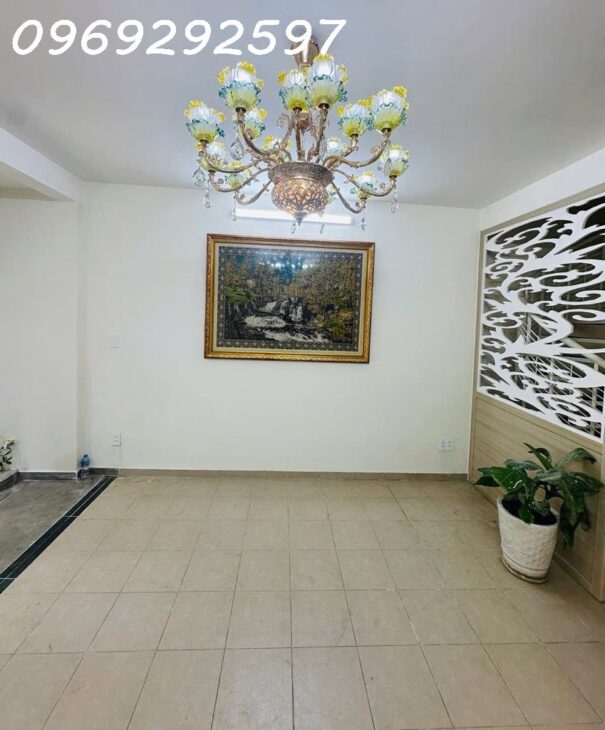 Nhà HXH CMT8 Quận 10 – 35m² – 2 Tầng – Sổ Vuông Đẹp – Gần Mặt Tiền – Chỉ Nhỉnh 6 Tỷ – LH Ngay!
