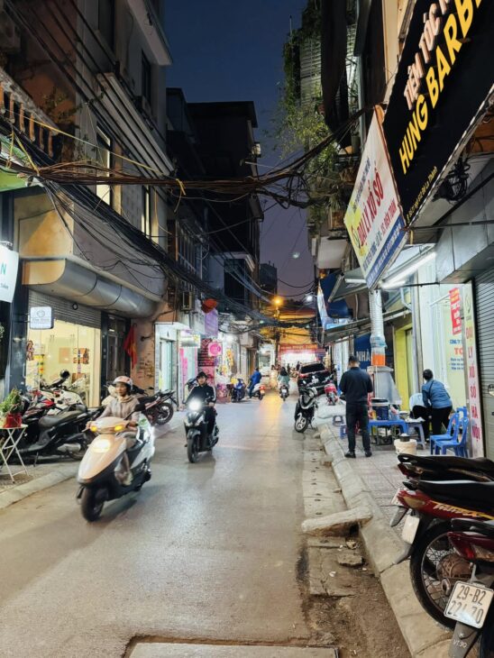 (LÔGÓC ĐẸP-ÔTÔ TRÁNH-K.DOANH ĐỈNH) Đê La Thành 39m/6T Thang Máy,MT 5.4m 15 Tỷ