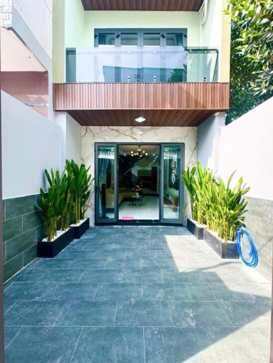 – NHÀ MỚI HOÀN THIỆN ĐẦY ĐỦ NỘI THẤT CAO CẤP, 83m2, 4×21, cách Mặt Tiền 50m, 836 Huỳnh Tấn Phát,