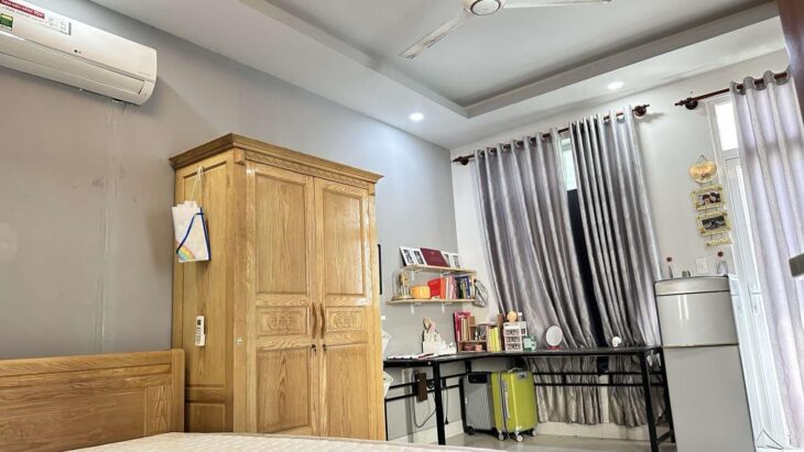 ???????? BÁN GẤP! XE HƠI ĐỖ CỬA – Hẻm thông ngay ngã ba Tô Hiến Thành, Cách Mạng Tháng 8 – Chỉ 8.6 tỷ!
