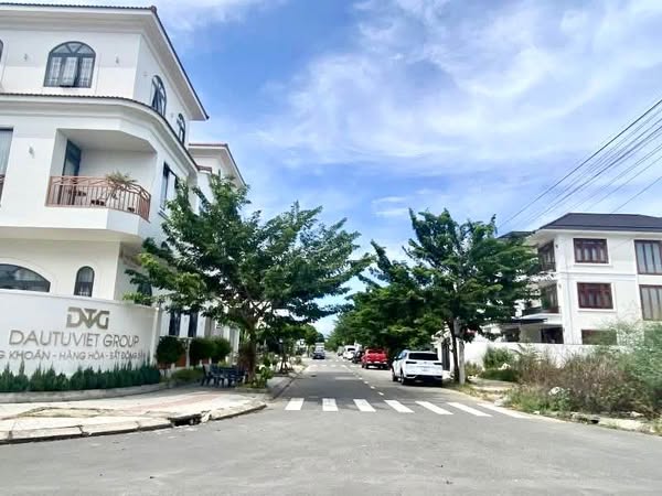 Lô góc 2 mặt tiền 158m2 – 29 tháng 3-Hòa Xuân -Giá chỉ 9,5 tỷ.