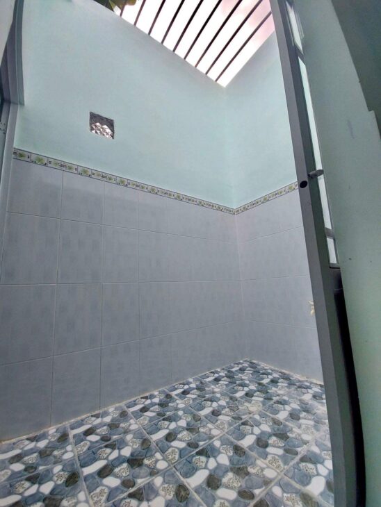 NHÀ CẤP 4 MỚI TINH – HẺM XE HƠI 5M – NGAY CHỢ NHỎ TÂN HIỆP. CHỈ 2,8 TỶ TL.