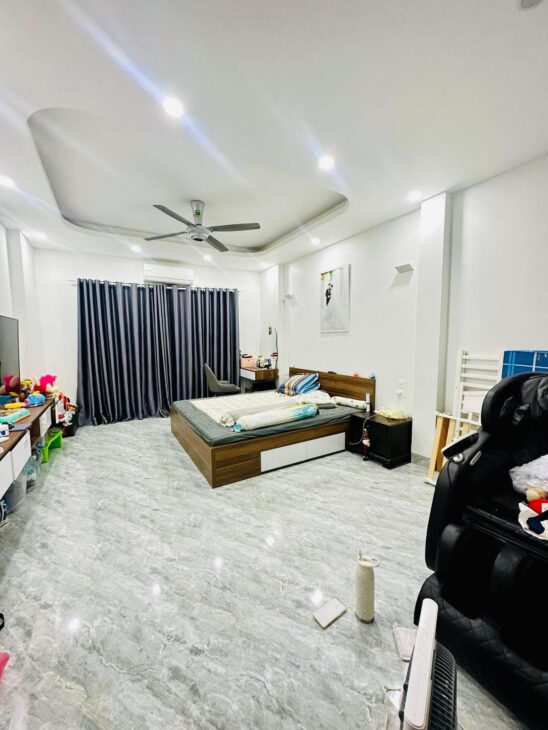 Phân Lô Hiếm-Ôtô đỗ cửa Phố Hoàng Cầu 44/50m, 7Tầng, MT 4.2m 16.9 Tỷ, mới đẹp