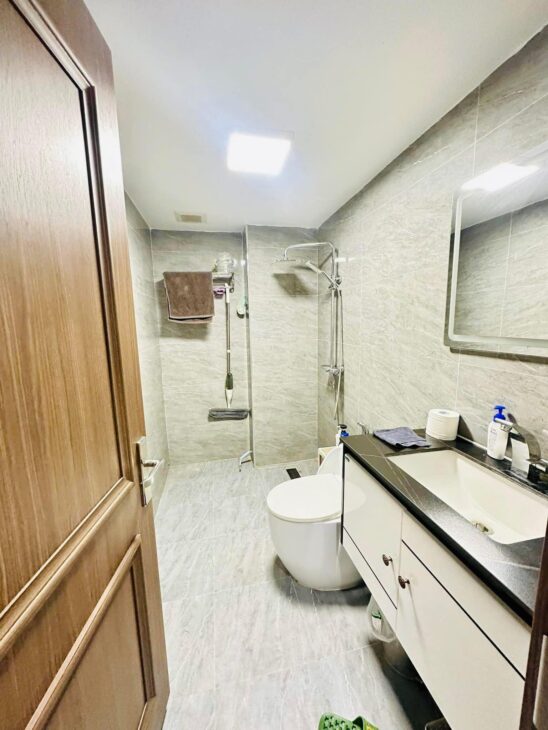 Phân Lô Hiếm-Ôtô đỗ cửa Phố Hoàng Cầu 44/50m, 7Tầng, MT 4.2m 16.9 Tỷ, mới đẹp