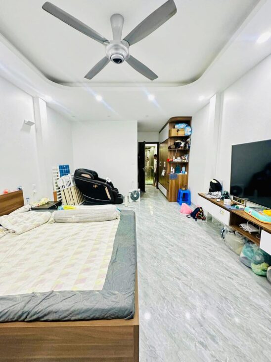 Phân Lô Hiếm-Ôtô đỗ cửa Phố Hoàng Cầu 44/50m, 7Tầng, MT 4.2m 16.9 Tỷ, mới đẹp