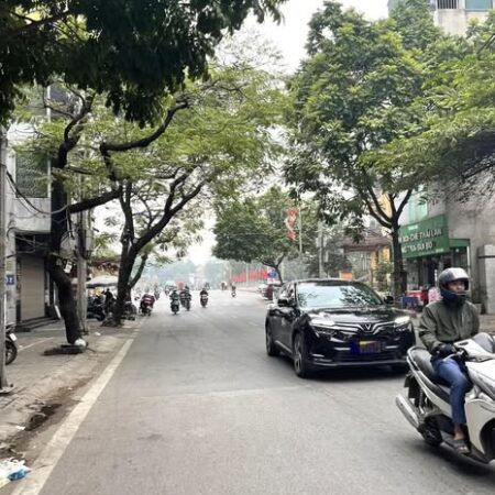 BÁN NHÀ DÂN XÂY TÔ HIỆU, HÀ ĐÔNG 45M2, GẦN PHỐ, Ô TÔ CẠNH NHÀ.