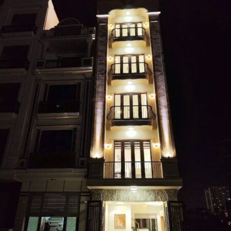 Nhà 6 tầng Thang Máy – tái định cư Cây Đa, 40m, hướng đông, Giá 7.4 tỉ